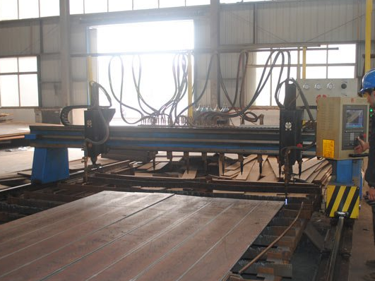 钢结构公司是怎样处理钢结构工程变形的？